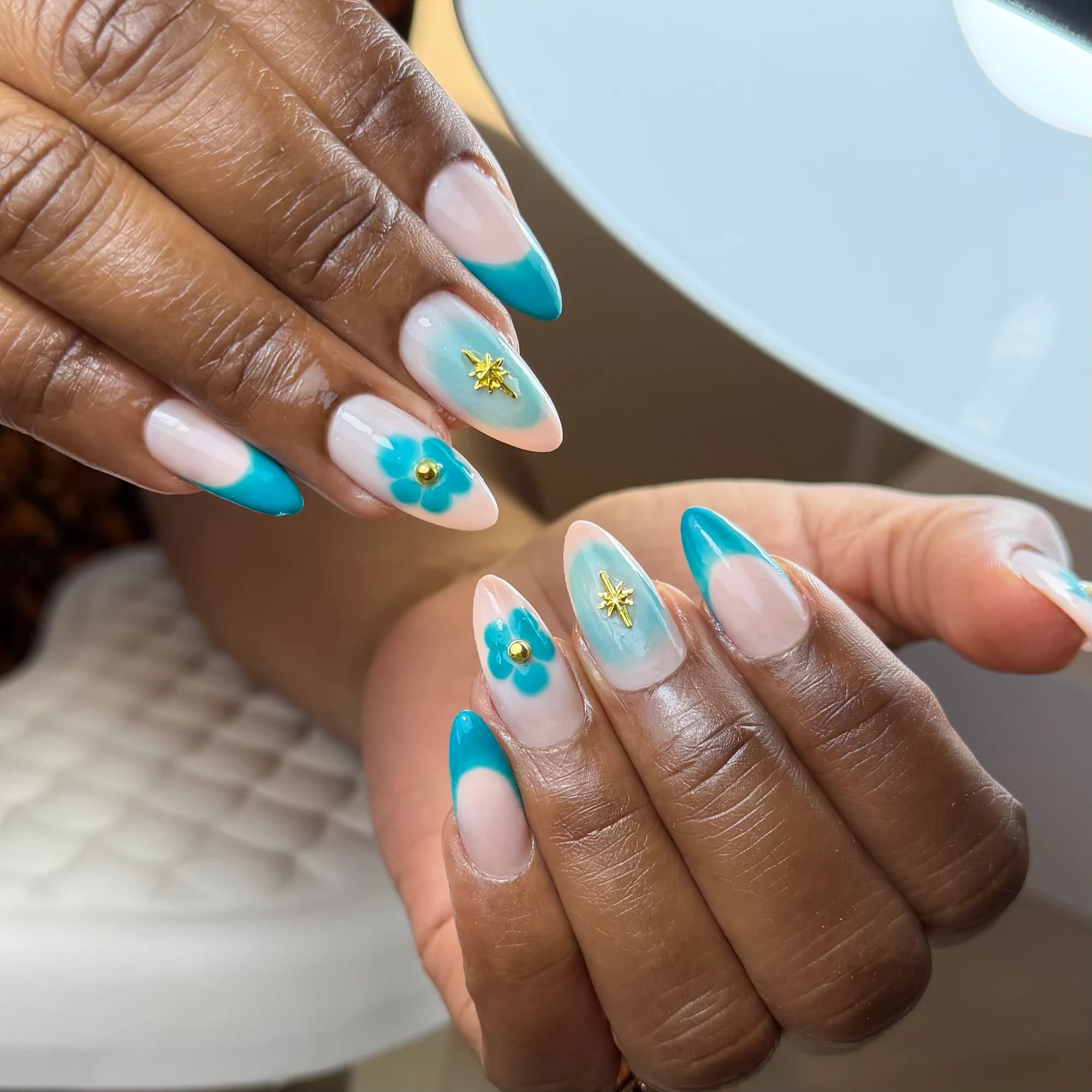 Pose gel et nail art par Reines Room, prothésiste ongulaire à Mérignac — création 6