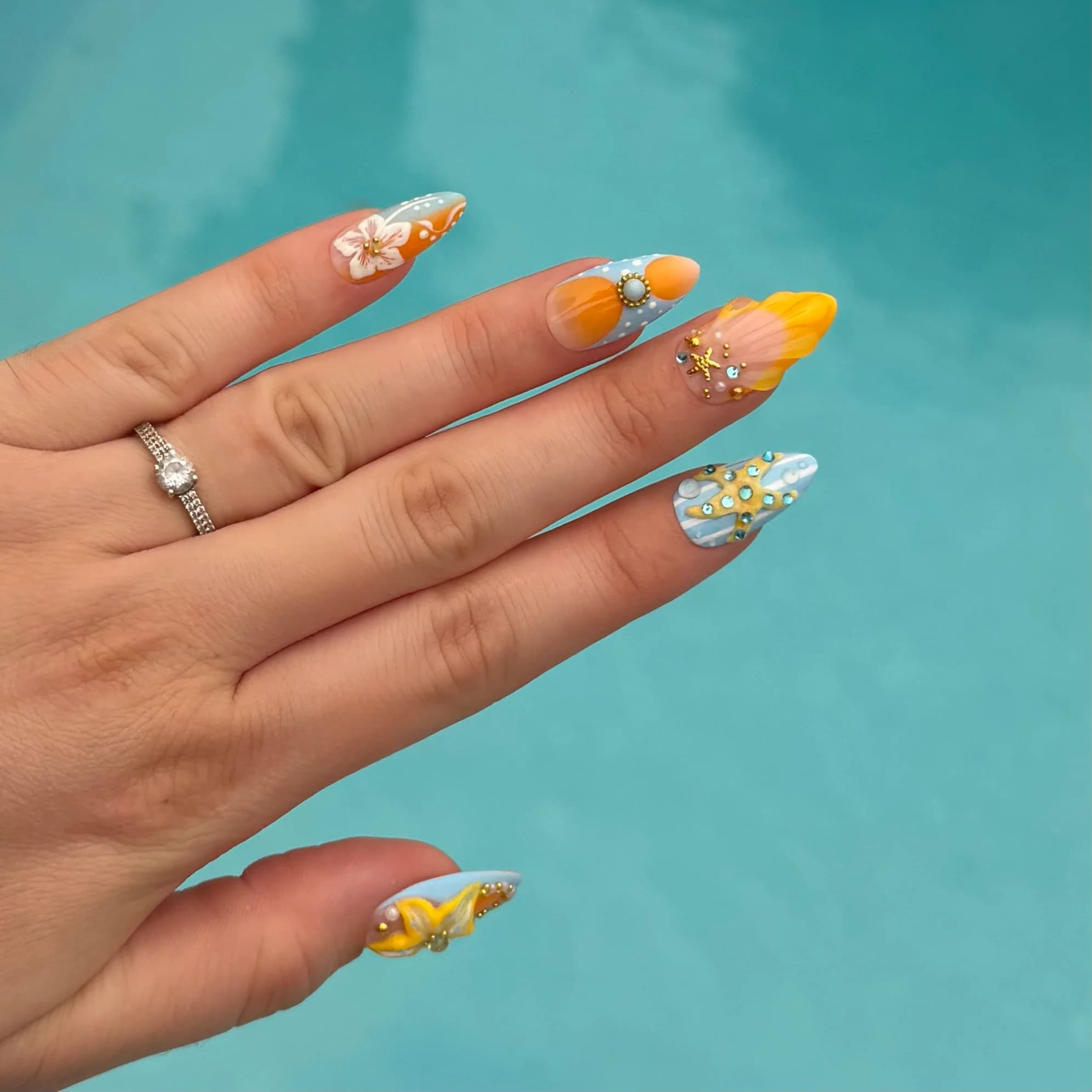 Pose gel et nail art par Reines Room, prothésiste ongulaire à Mérignac — création 9