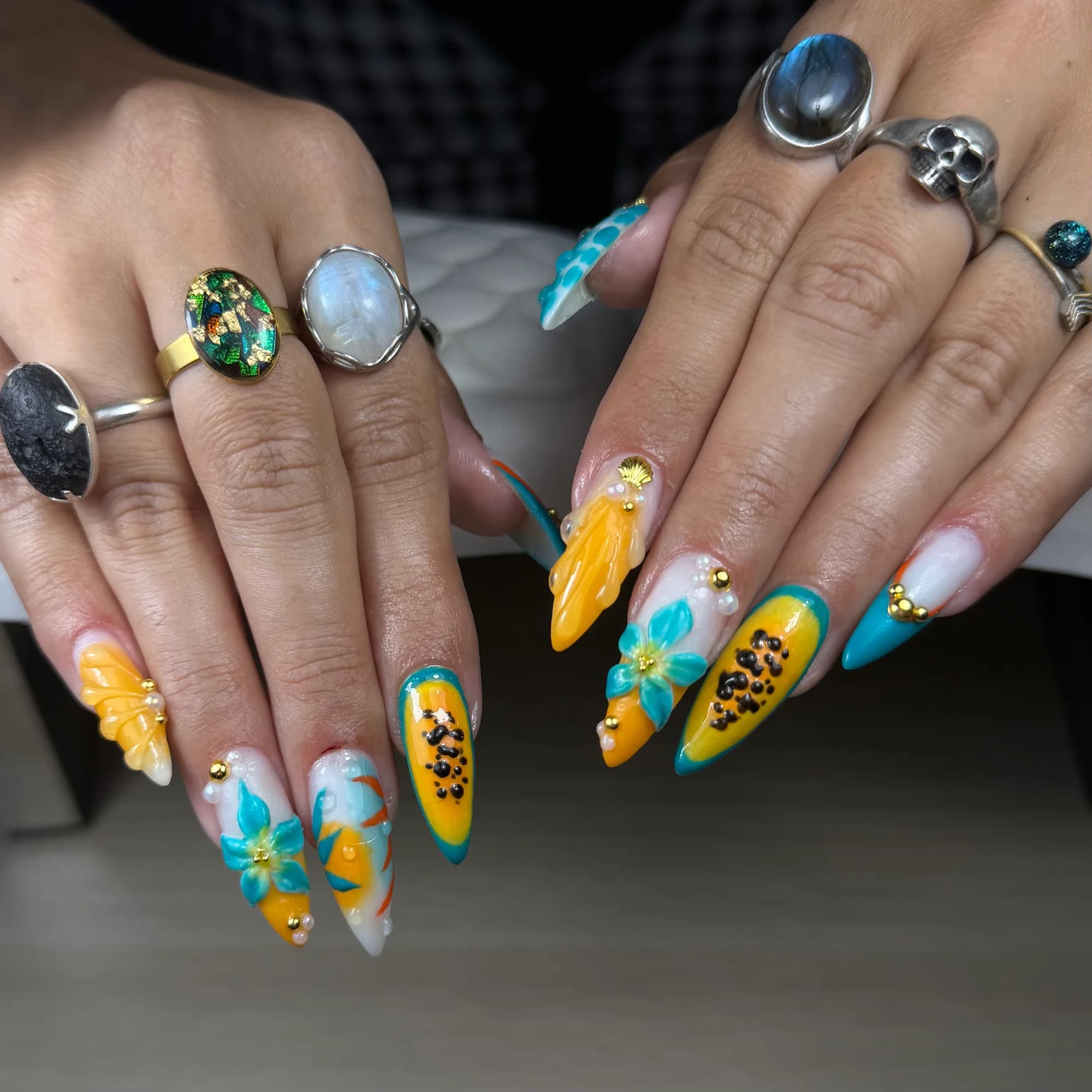 Pose gel et nail art par Reines Room, prothésiste ongulaire à Mérignac — création 19